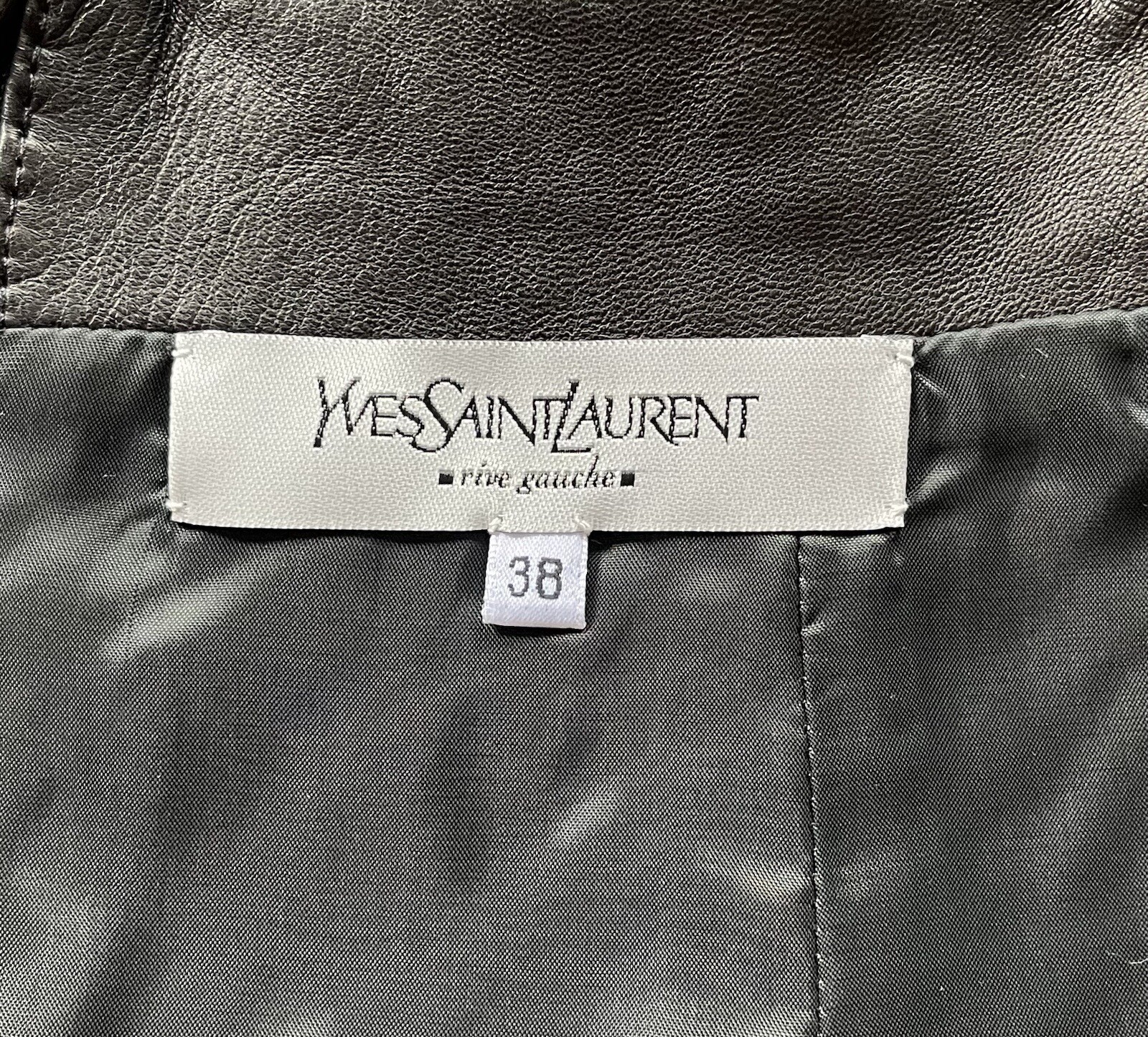 Gonna Yves Saint Laurent 38 pelle di coccodrillo nera morbida foderata Italia