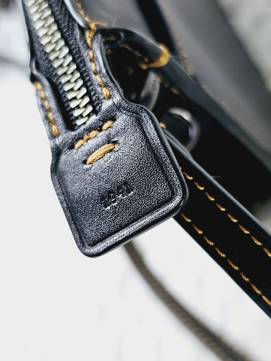 Coach BLACK 1941 Soho Crossbody Wristlet Clutch Glovetanned Coach BLACK 1941 Soho Crossbody Wristlet Clutch Glovetanned