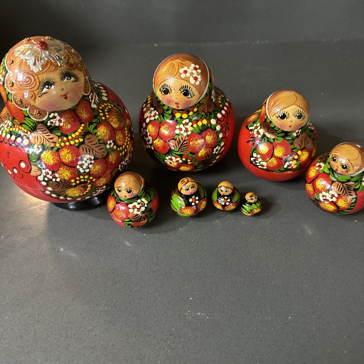 8 Piece Russian Nesting Babushka Matryoshka Hand Painted 8 Piece Russian Nesting Babushka Matryoshka Hand Painted