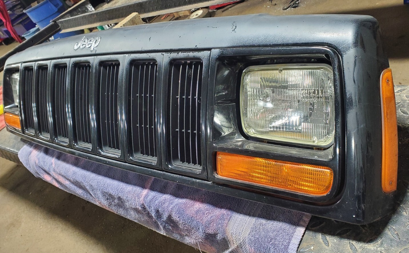 97 98 99 00 01 Jeep Cherokee XJ Sport Classic Header Panel Grille