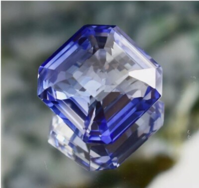 Hervorragende Qualität Schöne 23 Karat Saphir Blau Smaragdschliff Lose Edelstein