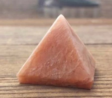 NATURAL PEACH MOONSTONE MEDIUM GEMSTONE PYRAMID 27-30mm