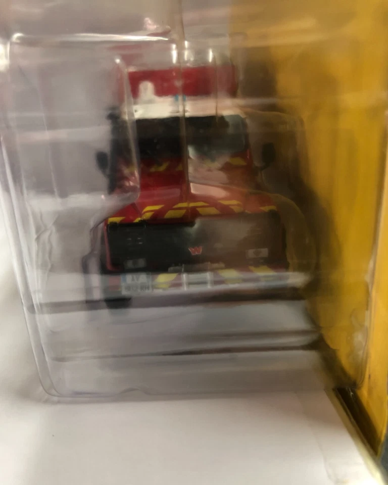 VEHICULE POMPIER LEGER N°3 LAND ROVER 130 VIMP SDIS LOIRE 1/43 IXO HACHETTE - Photo 2/3