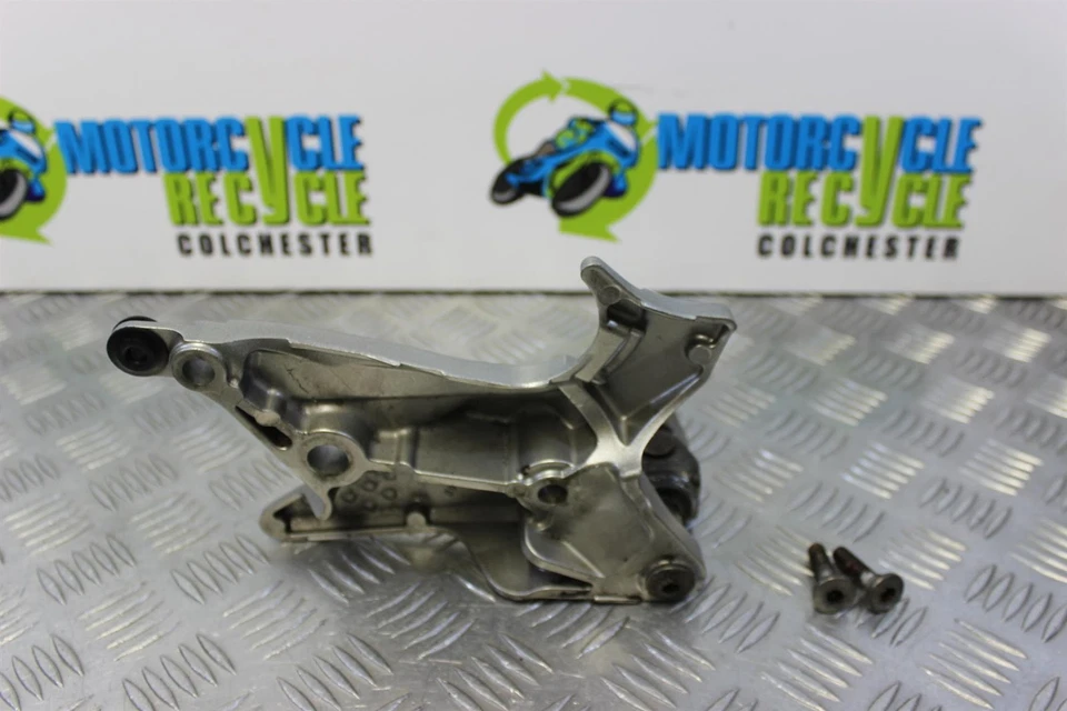 Colgador reposapiés delantero derecho Kawasaki Versys 650 2007 a 2009 KLE650 B144 Foto 2 de 4