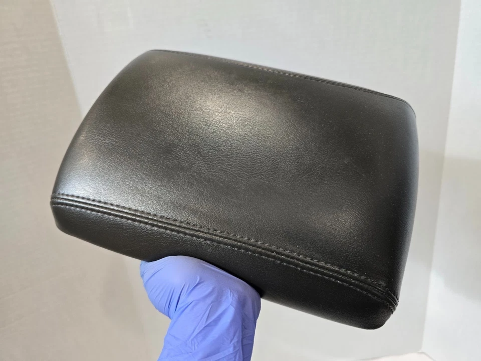 2005 - 2012 Nissan Pathfinder Center Console Lid Armrest Arm Rest Dark Gray A142 - Image 4 of 4