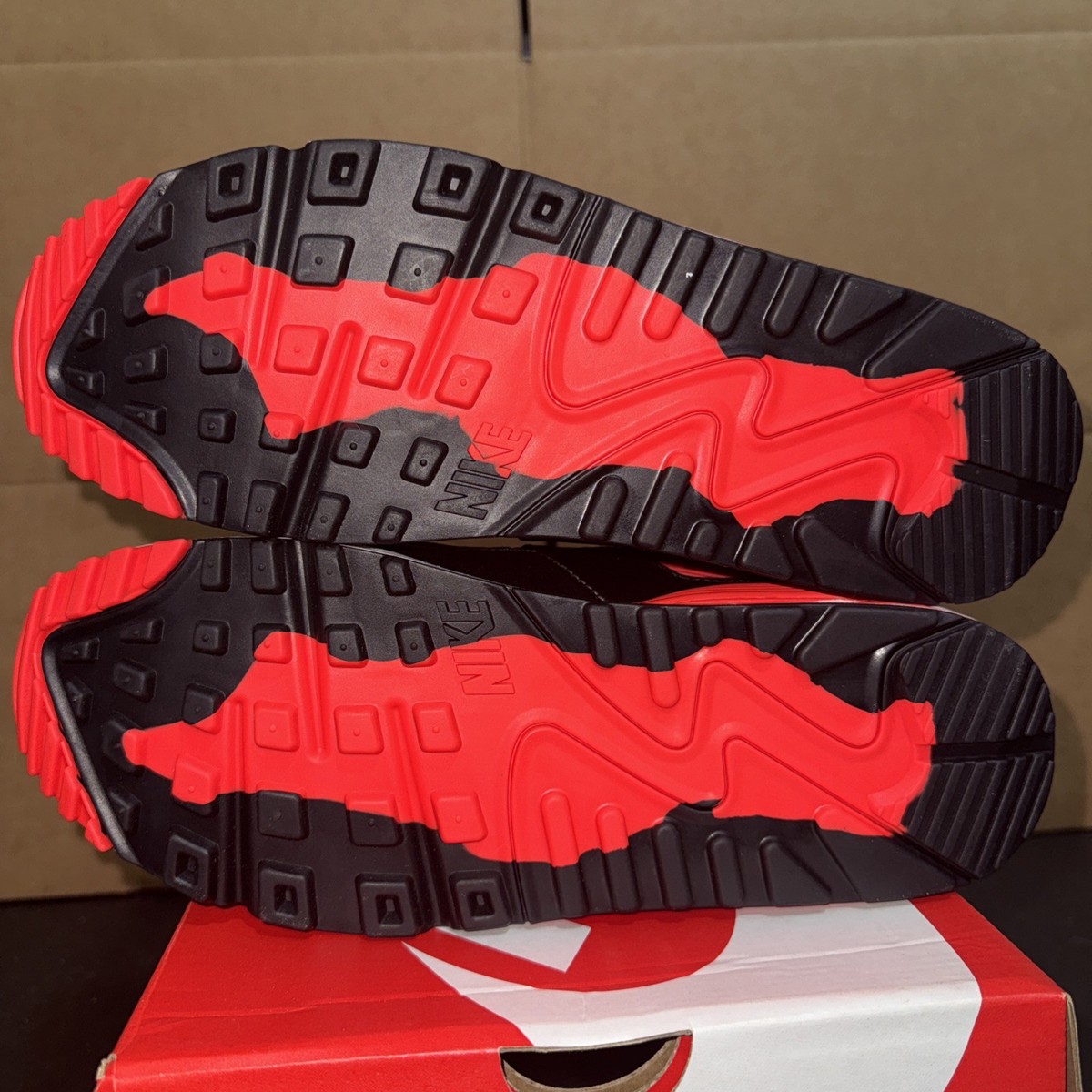 Nike Air Max 90 Gor-Tex Infrared FD5810-101 Men Size 8 Brand New