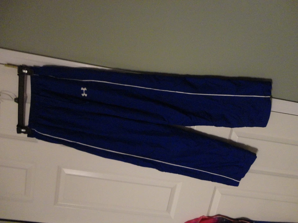 PANTALONES DEPORTIVOS UNDER ARMOUR NIÑOS JÓVENES AZUL TALLA MD Foto 4 de 4