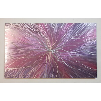 Moderne abstrakte zeitgenössische Wandkunst aus Metall. Nova. Rosa Lila und Silber 