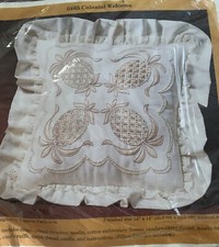 NEW Vintage 1984 The Creative Circle Kit 0465 Colonial Welcome Pillow Pineapple