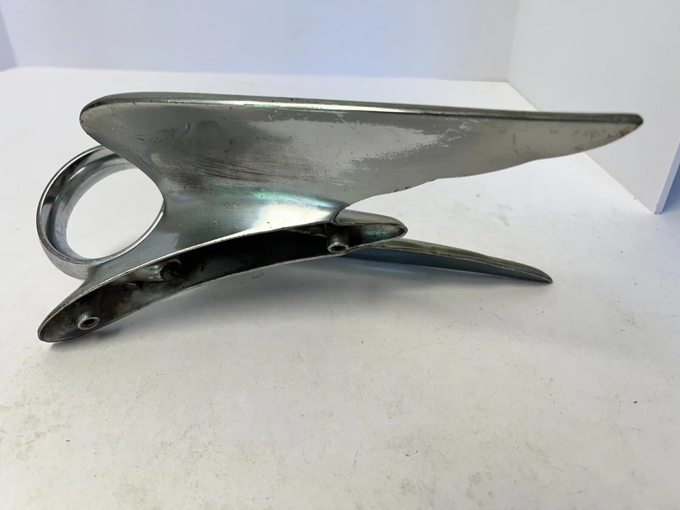 Chrysler Windsor 1951-1952 capó alado adorno cromado 1373207 nuevo en stock Foto 4 de 4