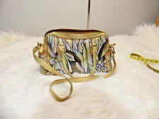 Vintage Magnifique hand painted purse with handles and sholder strap