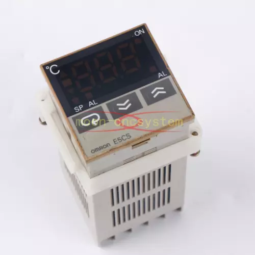 1PCS Used Omron Temperature Controller E5CS-R1KJX 100-240VAC