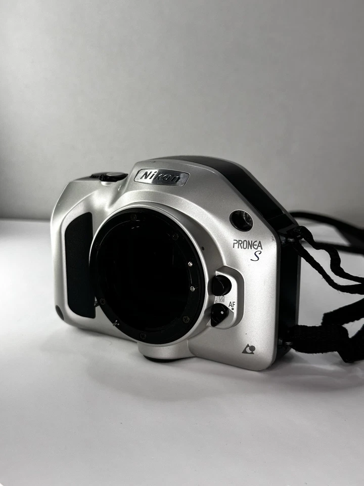 老式尼康 Pronea S - 最后一款尼康 APSC Slr 相机 - 收藏品 — 第 2/4 张图片