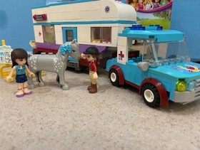 Lego Friends: 41125 - Horse Vet Trailer complete with minifigs &manuals