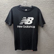 New Balance T-Shirt Men's Size Small Black Essentials Stacked Logo T-shirt Small