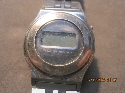 Rare Texas Instruments LCD Quartz Screen Watch TI3H