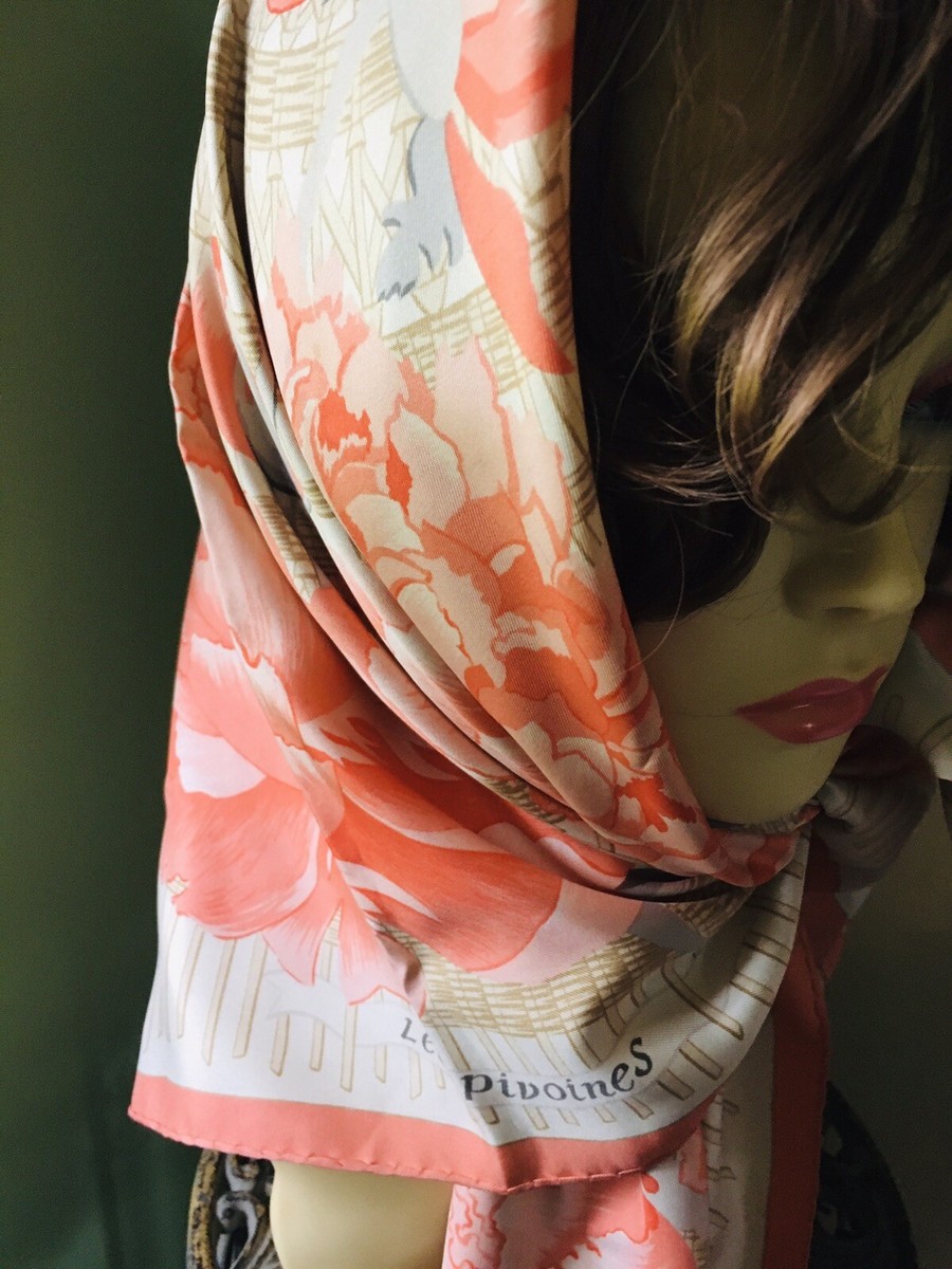 HERMES　カレ90 LES  PIVOINES SCARF HERMES Silk Les Pivoines Scarf 90 1680631 | FASHIONPHILE