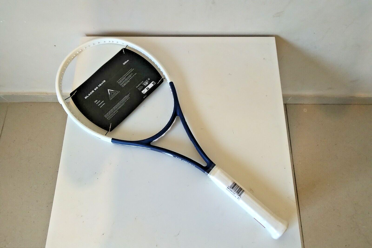 Wilson Blade 98 v8 305 Gr 4 3/8 16x19 Us Open Limited edition for