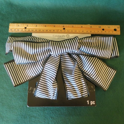 Five Black and White Bows 12 inch by 12 inch for Party Halloween or Wedding - Picture 5 of 12