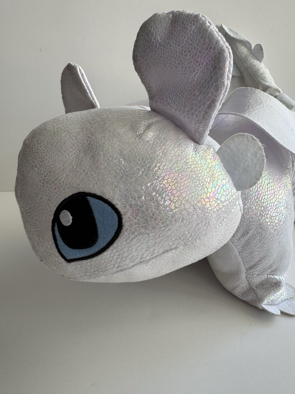 Pillow Pets How to Train Your Dragon Light Fury Sparkle