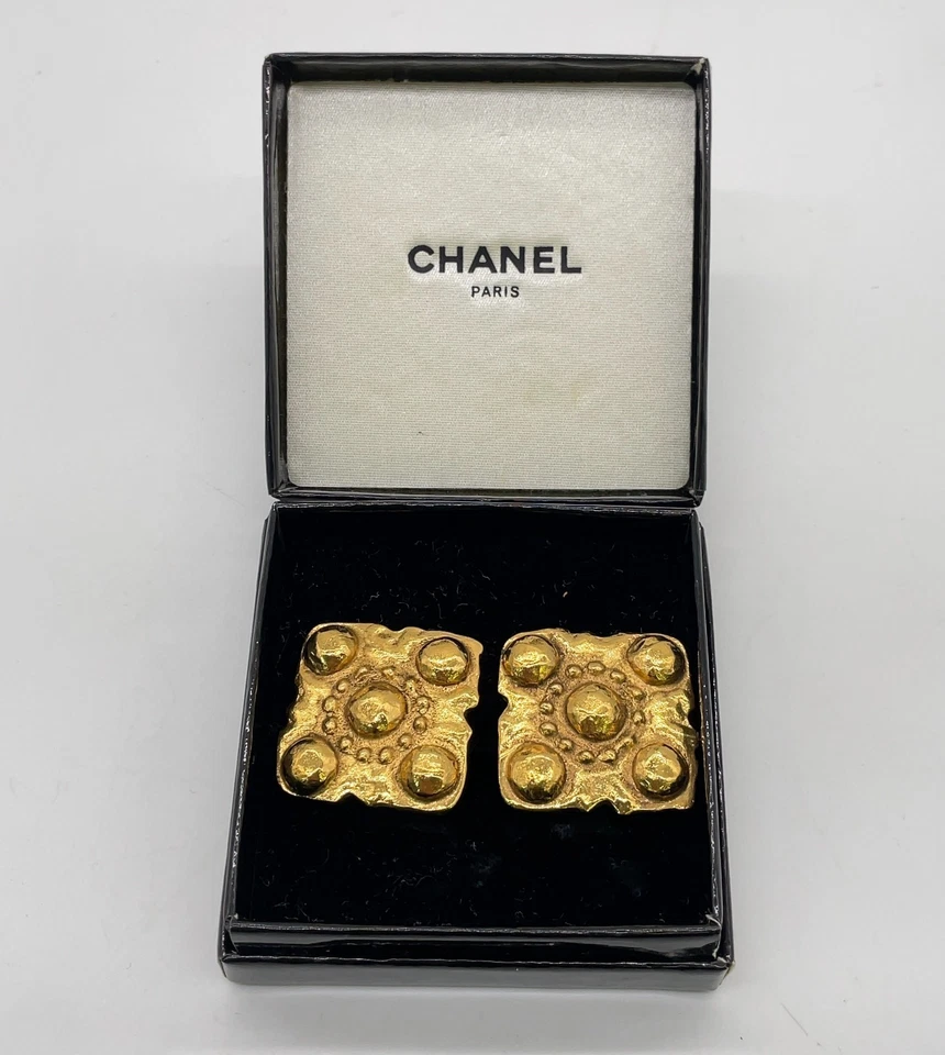 Auténtico juego de 2 pendientes Chanel cuadrados Boko 2_3 y perlas de coco con caja SK110492 - Imagen 4 de 4