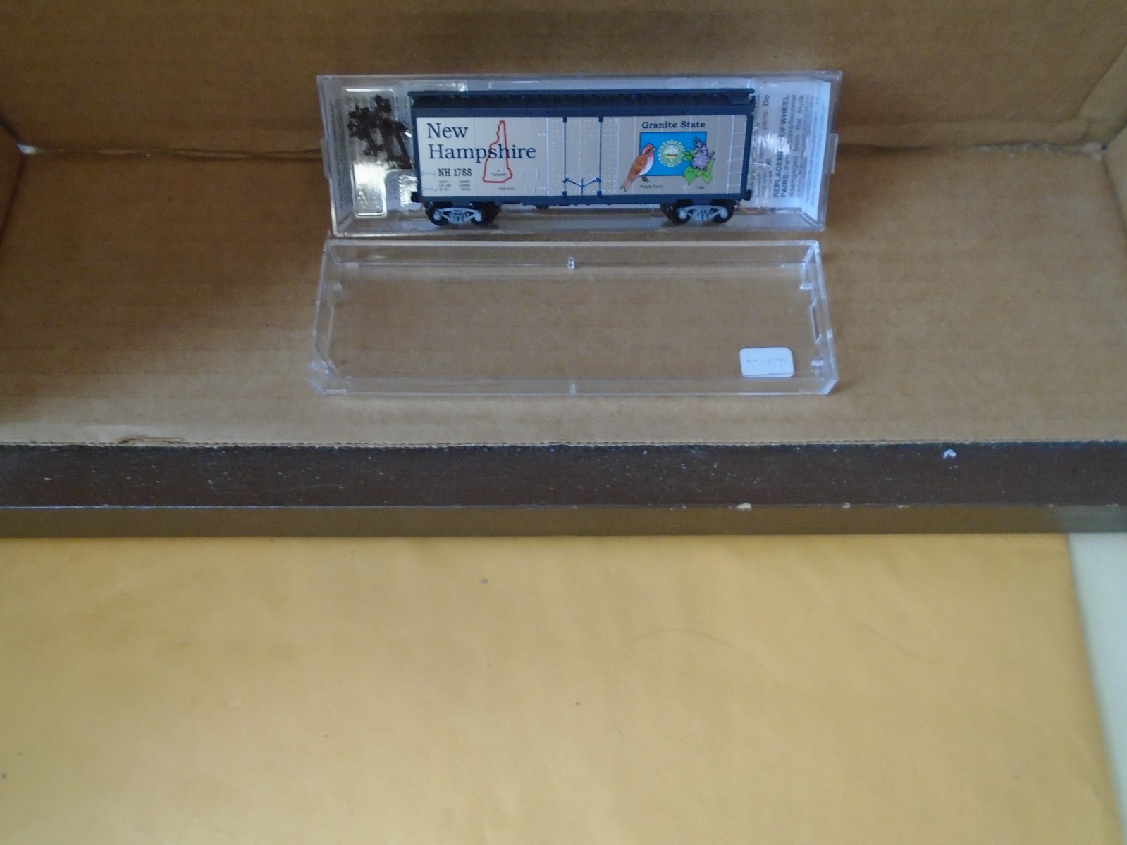 Micro Trains #02100404 40' Std Plug Door Box Car-New Hampshire State#Nh 1788 N