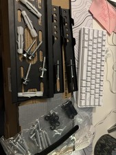 Tv Wall Mount 17”-43” Super Skinny Has all parts need with it