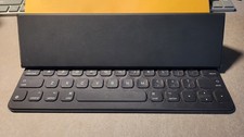 Used Apple A1772 Smart QWERTY Keyboard Folio For Apple IPad Pro 9.7" 1st/2nd Gen