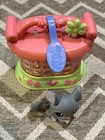 2006 HASBRO LITTLEST PET SHOP PORTABLE PET CARRIER with GRAY CHINCHILLA FIGURE — photo 2
