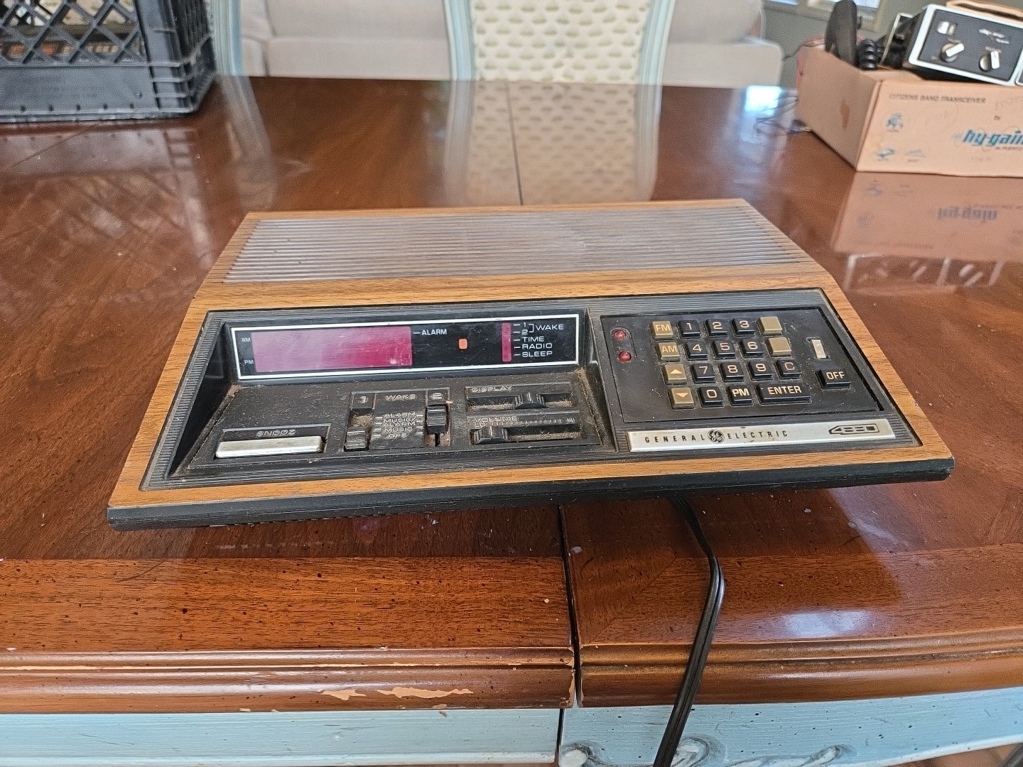GE 7-4880 Digital Alarm Clock Radio – Vintage General Electric – Works,