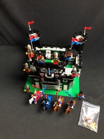 Lego 6085 Castle Black Knights Black Monarch's Castle Knights Knights Castle 1988