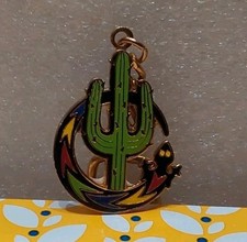Southwestern Cactus Lizard Gold Tone Keychain Souvenier Vivid Colors
