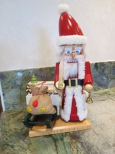 Steinbach Nutcracker - Santa with Piano Music...