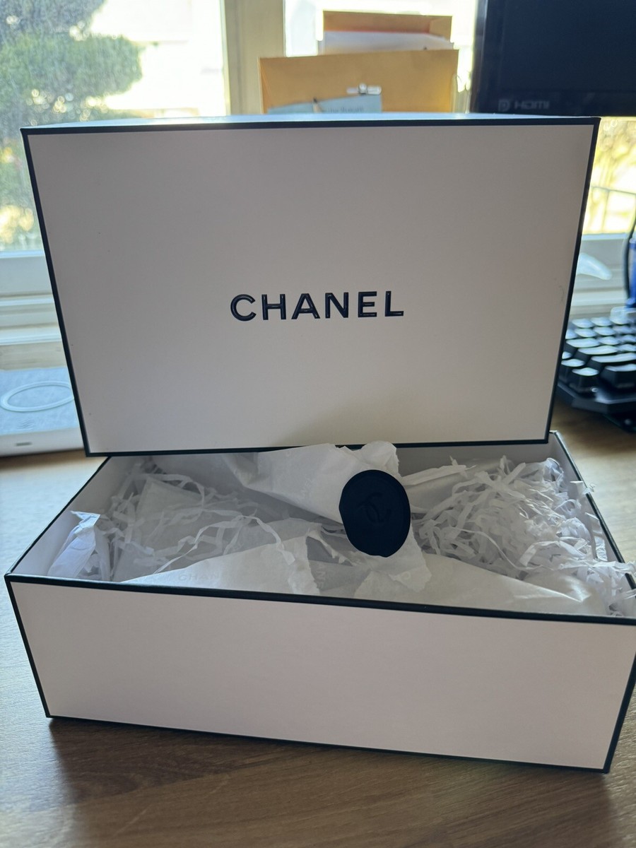 CHANEL Black & White Gift Box + Tissue Size 8.5'' x 5.5'' x