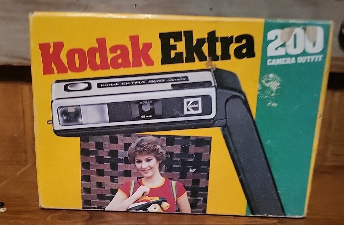 Vtg Kodak Ektra 200 Camera Outfit Classic Point Shoot In Box W Accessories