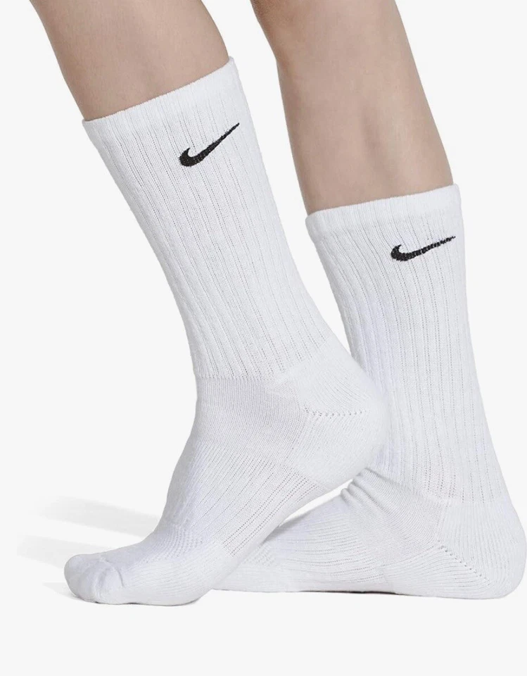 Nike Everyday Max Cushioned Training Crew Socks - 3 Pairs, Medium Unisex. ( 5-8) - Image 2 of 3