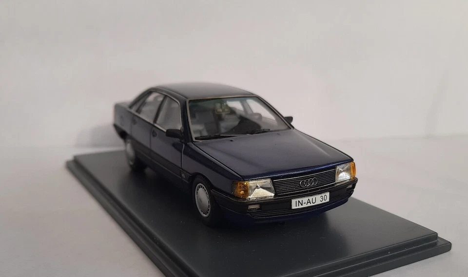 NEO 43035 1:43 Audi 100 typ 44 blue metallic - Image 2 of 4