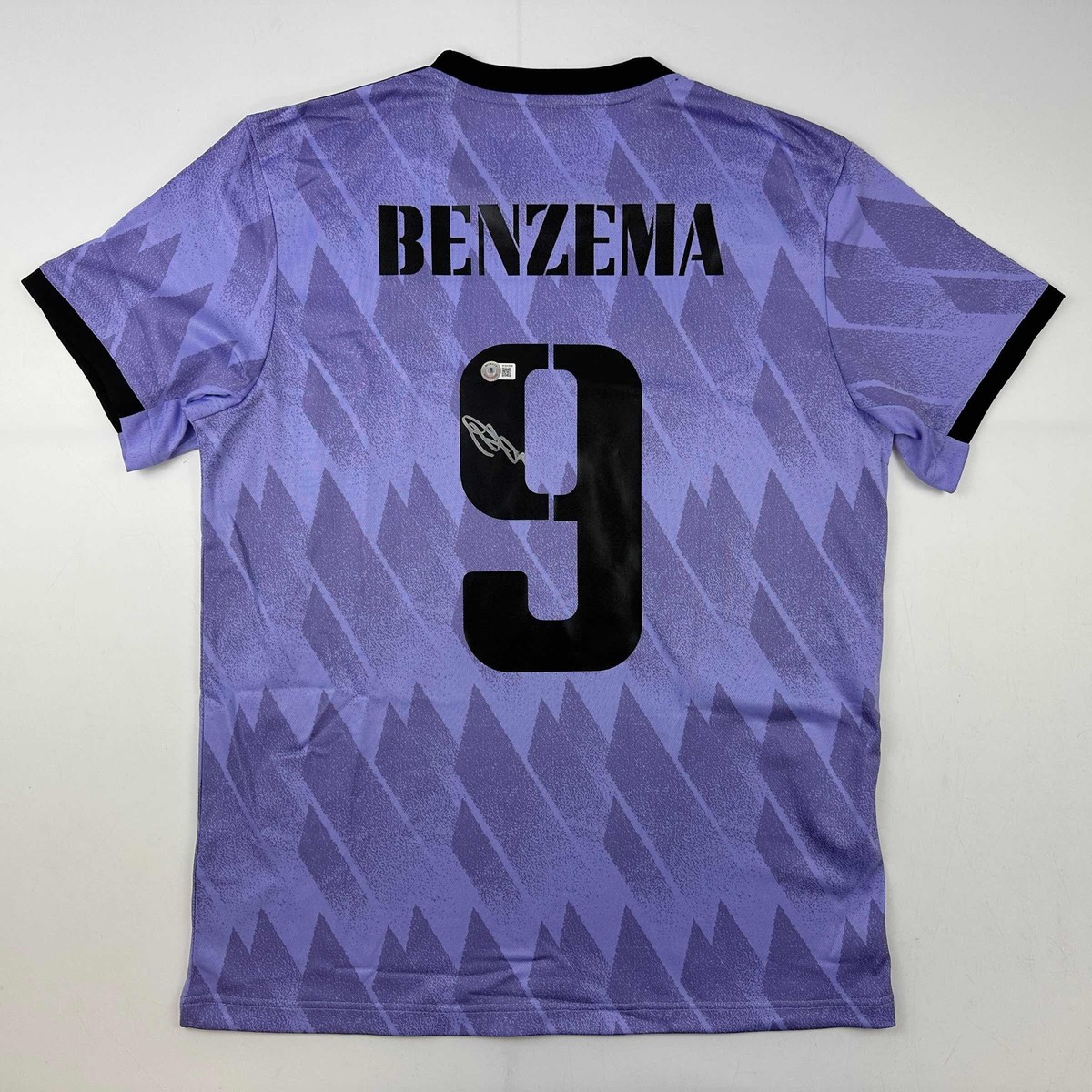 Karim Benzema Jersey Auto 50枚限定 Autographed/Signed Karim Benzema Real Madrid 2022-23 Purple