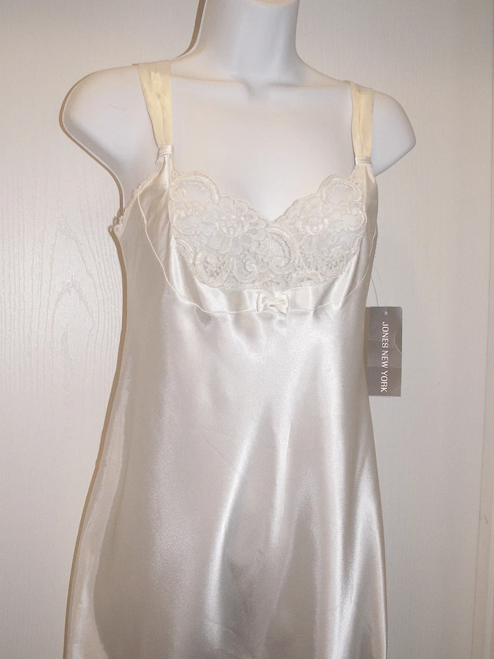 Jones New York Antique Bridal Solid Satin Ivory Sm Night Gown Intimates NWT VTG - Image 2 of 4