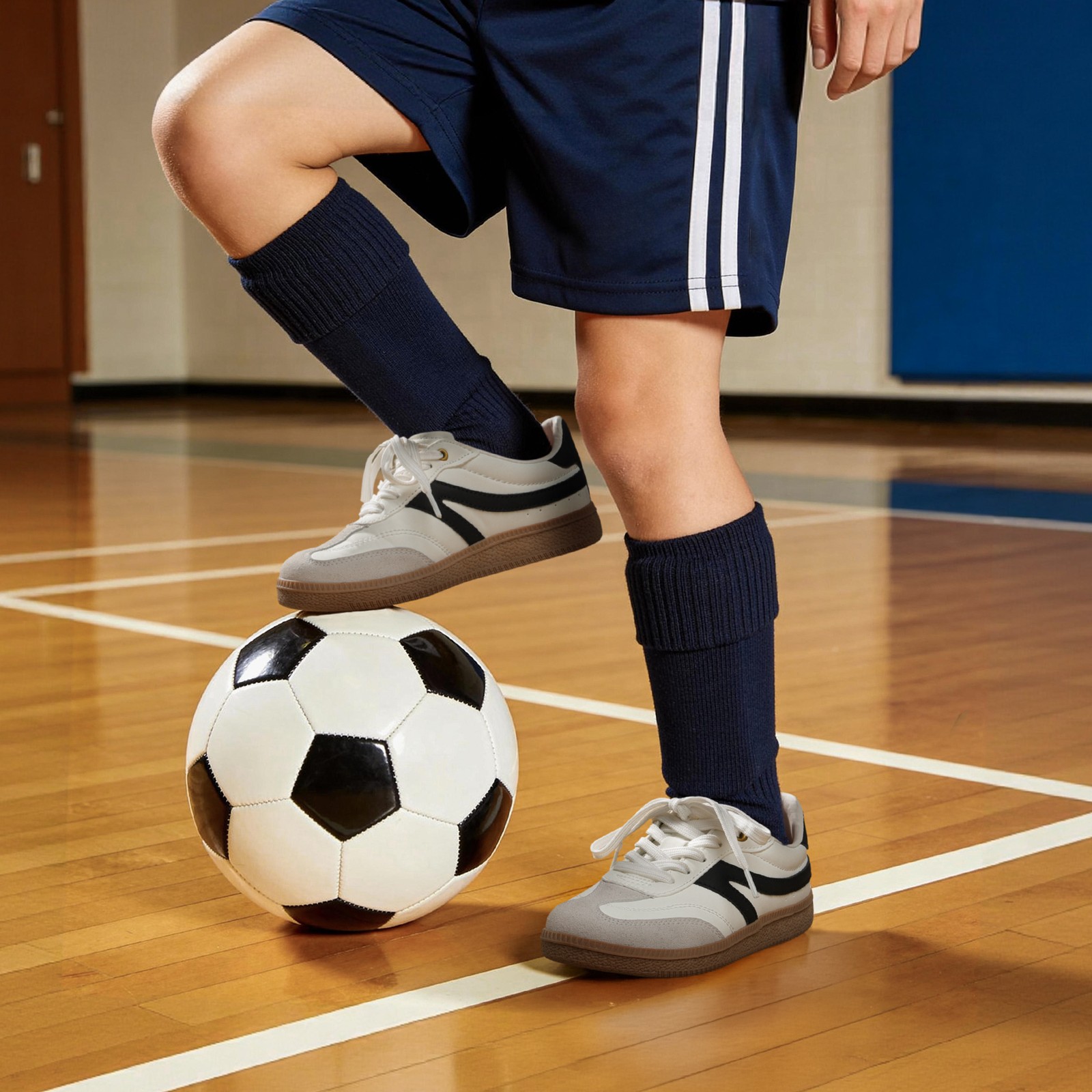 Boys Girls Indoor Soccer Shoes Lightweight Non Slip Indoor Training Sneakers