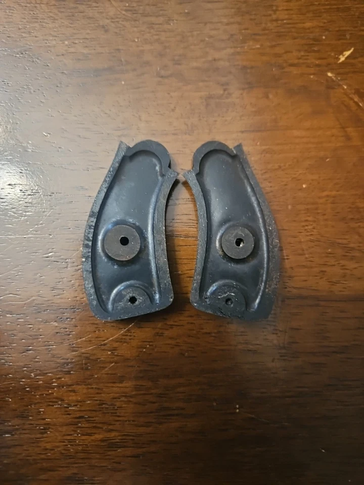 Empuñaduras de fábrica para revólver de ruptura superior Wadsworth 1901 Foto 4 de 4