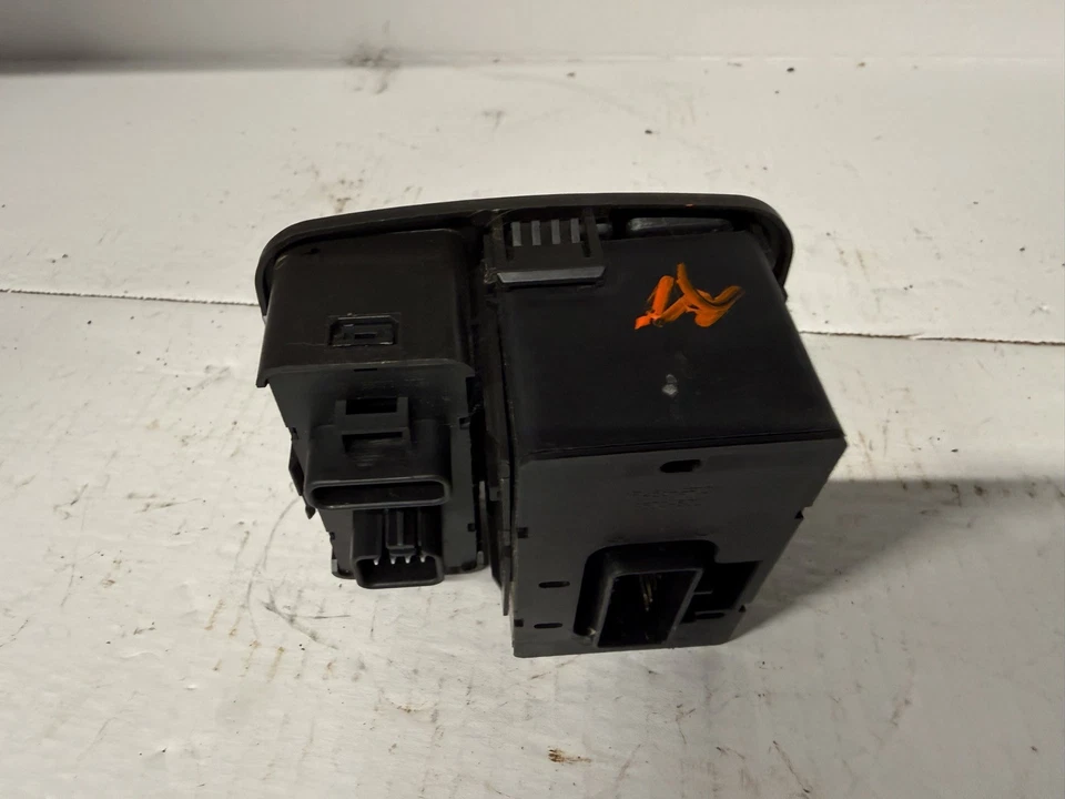 Главный передний выключатель стеклоподъемника в сборе 2000 2001 2002 Saturn SC1 SC2 Coupe - Изображение 2 из 4