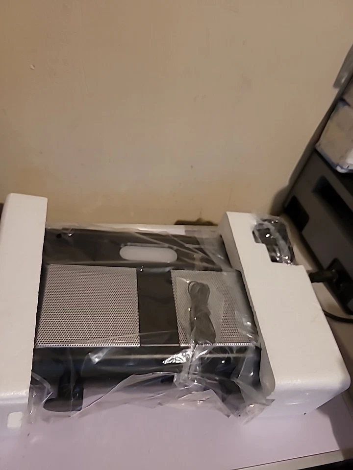 Jensen SMPS628 Under Cabinet Universal Bluetooth Music System - Image 3 of 3