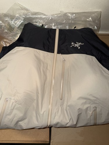 Arc’teryx Beta Insulated Jacket Goretex Men’s Size XL Color Black Rune Brand New