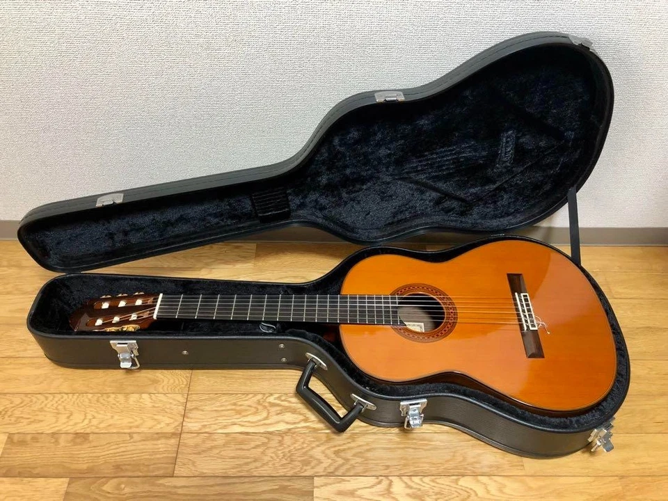 Yamaha GC-31C Classical Guitar | Solid Cedar & Rosewood | Japan MIJ w/ Hard Case - Image 3 of 4