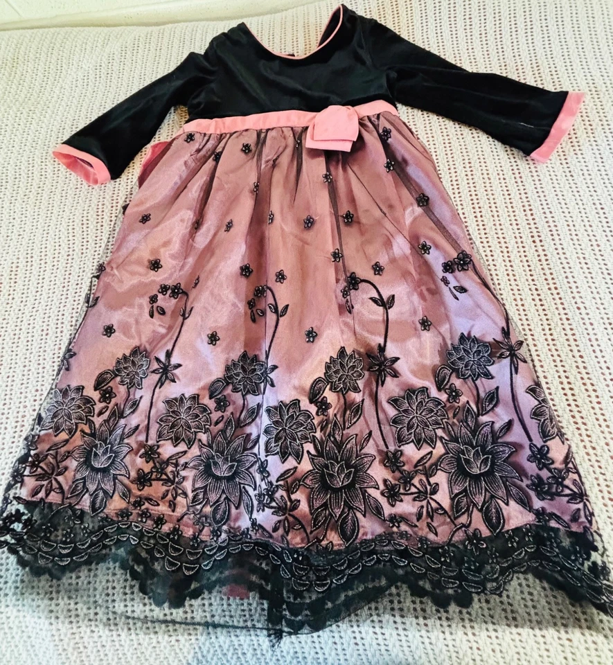 Jona Michelle 女孩 8 黑色天鹅绒粉色花卉刺绣假日派对连衣裙 — 第 4/4 张图片