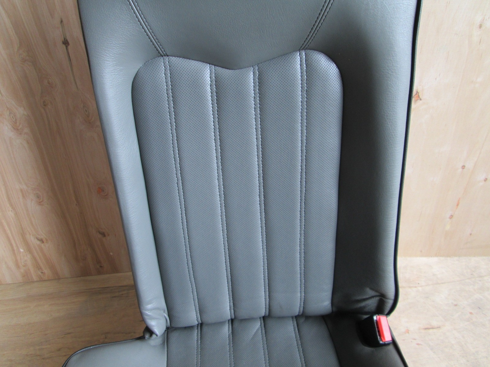 Maserati Quattroporte - RH / Rear Seat w/ Rails / Guides  - Argento Medio Grey