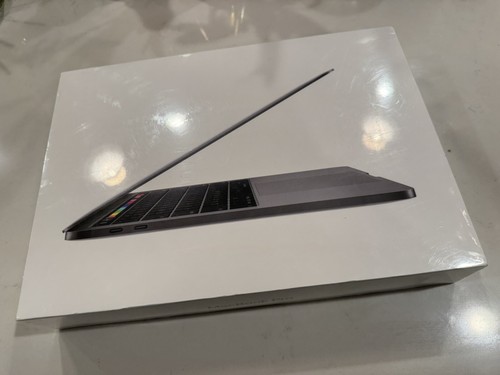New MacBook Pro 13" MID 2018 A1989 INTEL i7 2.7GHz 16GB RAM 256gb Touchbar