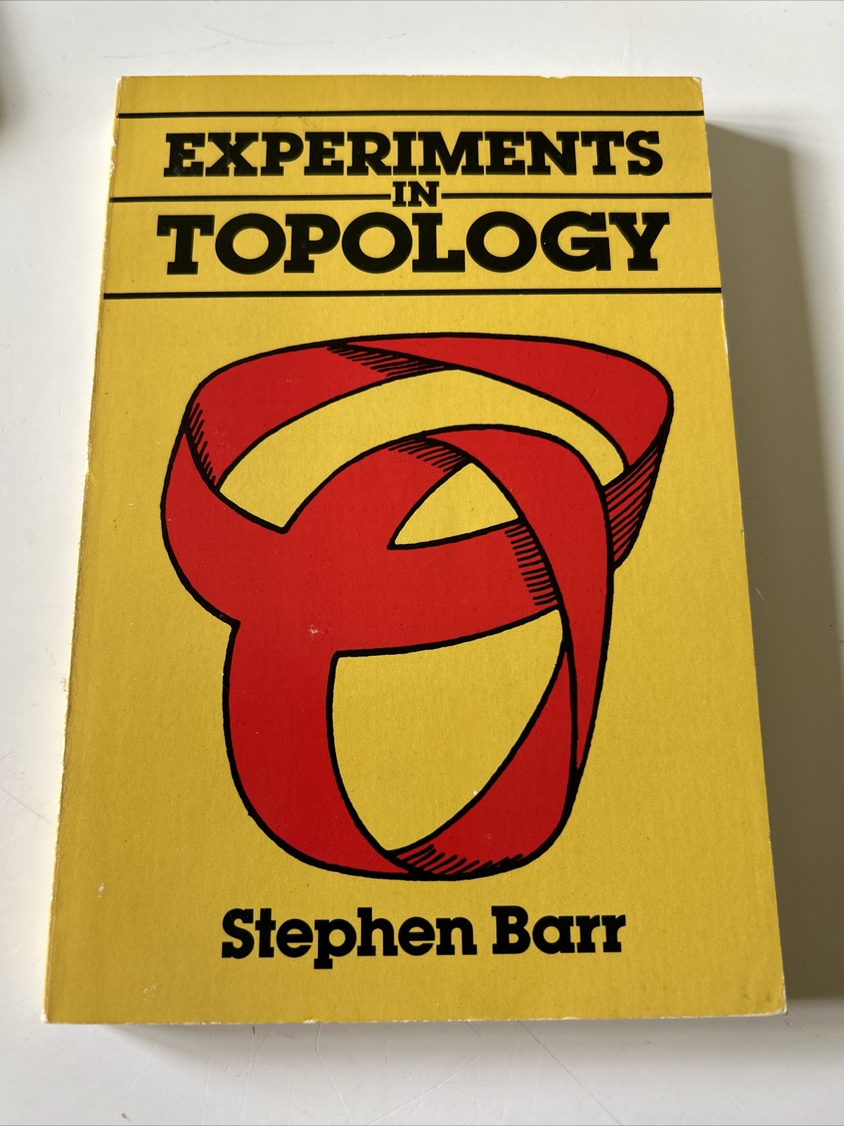 Experiments in Topology (Dover Books on Mathematics). Barr 9780486259338 New<|