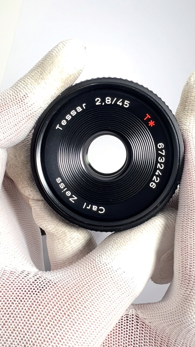 Contax Carl Zeiss Tessar T* 45mm f/2.8 AEJ Pancake MF Lens Contax Carl Zeiss Tessar T* 45mm f/2.8 AEJ Pancake MF Lens